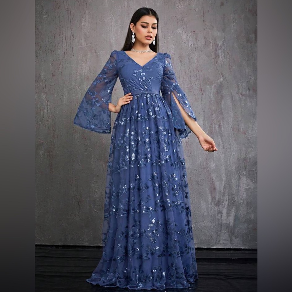 NWOT Mgiacy Blue Long Flare Sleeve Floral Sequin Empire Waist Maxi Dress Size XL